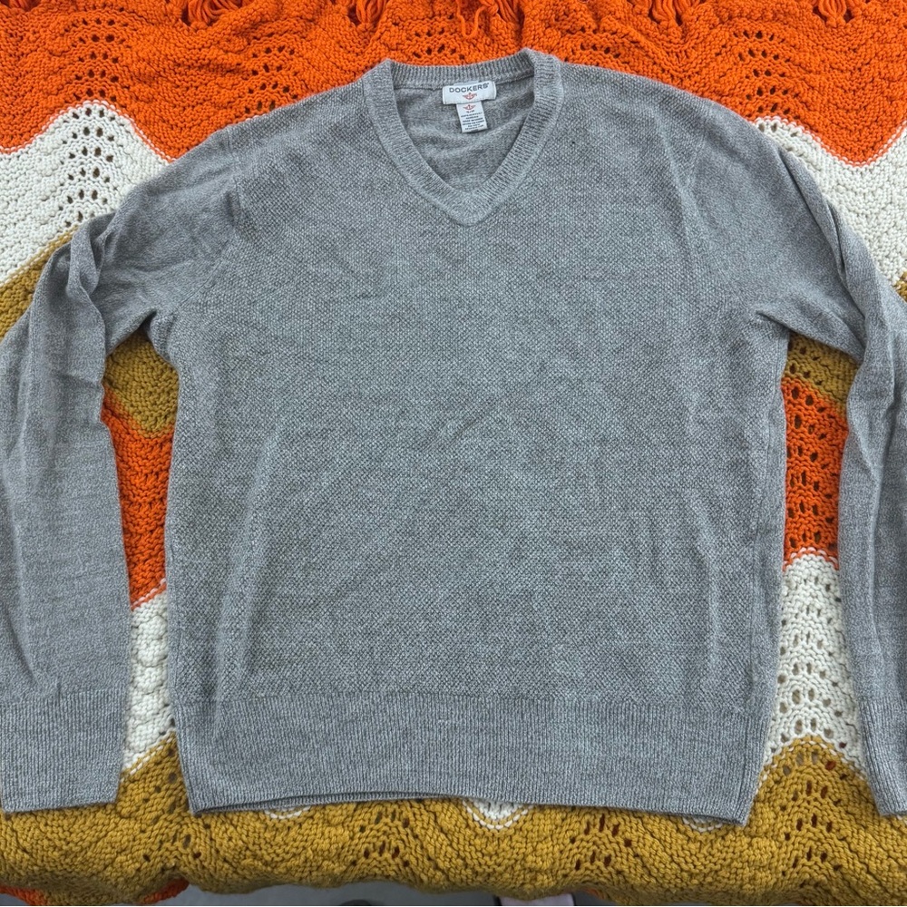Dockers Men's Heather Gray V-Neck Sweater